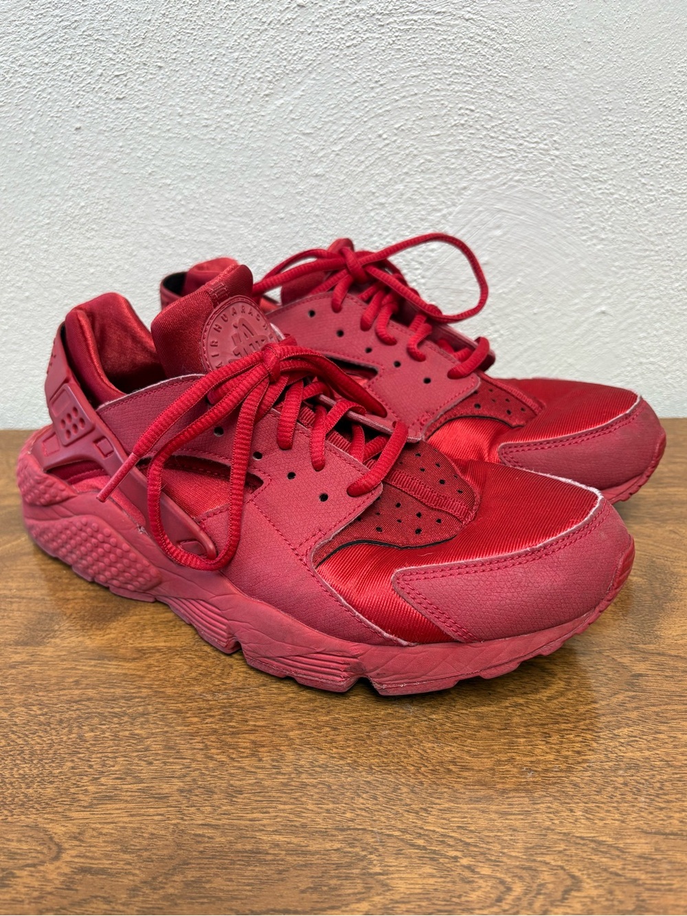 NIKE Huarache Run Red October Shoes Sz Womens 9
